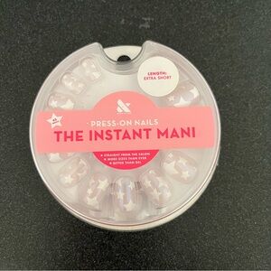 The Instant Mani Press-On Nails - White Star Design